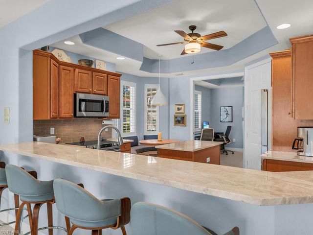 7873 Hawthorne DR # 202, Naples, FL 34113
