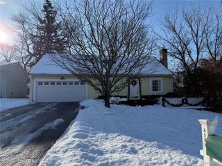 2123 Daintree Avenue, West Bloomfield Charter Township, MI 48323