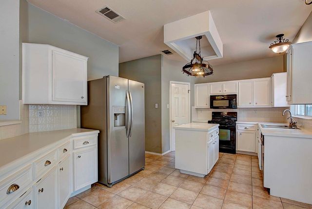 1708 Woods BLVD, Round Rock, TX 78681