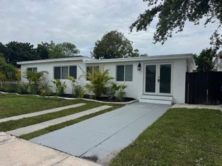 15615 NE 5th Ct A, Miami, FL 33162