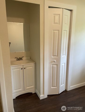 102 Garden Hill Road W, Elma, WA 98541