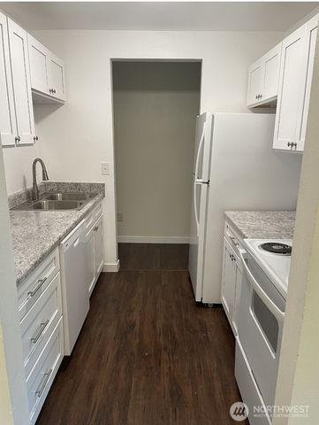 102 Garden Hill Road W, Elma, WA 98541