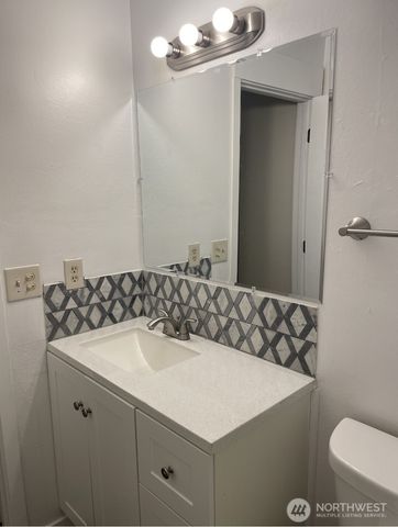 102 Garden Hill Road W, Elma, WA 98541