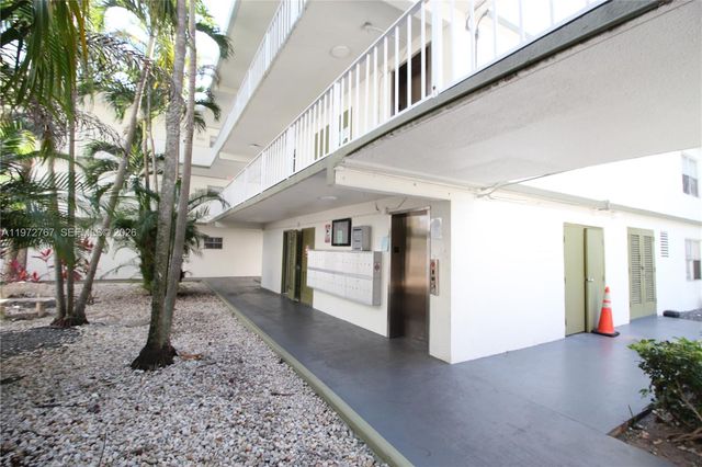 4235 N University Dr 302, Sunrise, FL 33351