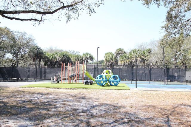 4235 N University Dr 302, Sunrise, FL 33351