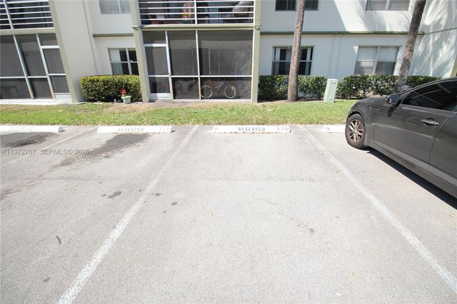 4235 N University Dr 302, Sunrise, FL 33351