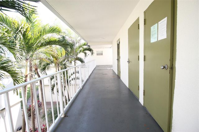 4235 N University Dr 302, Sunrise, FL 33351