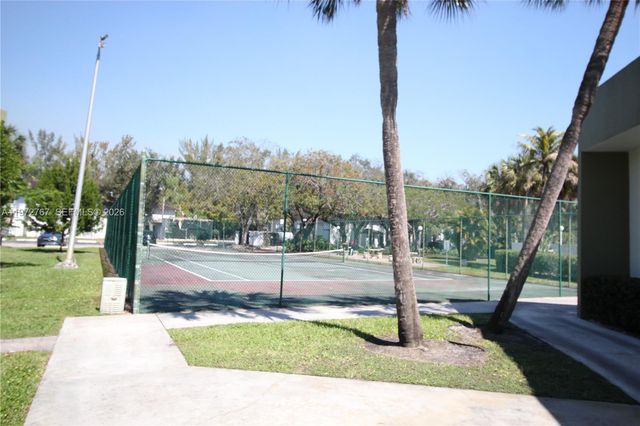 4235 N University Dr 302, Sunrise, FL 33351