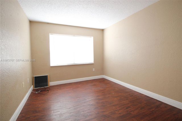 4235 N University Dr 302, Sunrise, FL 33351