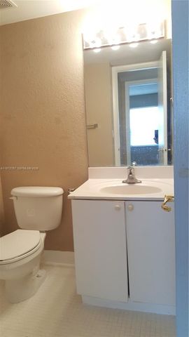 4235 N University Dr 302, Sunrise, FL 33351