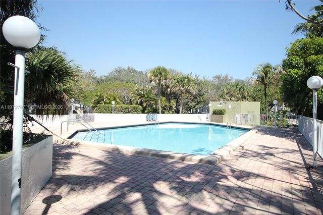 4235 N University Dr 302, Sunrise, FL 33351