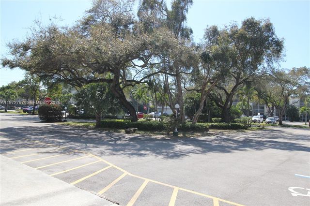 4235 N University Dr 302, Sunrise, FL 33351