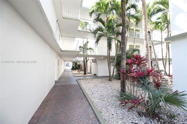 4235 N University Dr 302, Sunrise, FL 33351