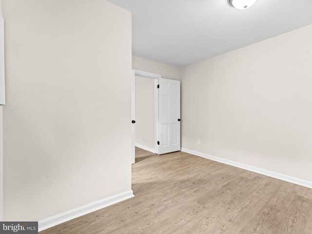 30 OAK LN, Lindenwold, NJ 08021