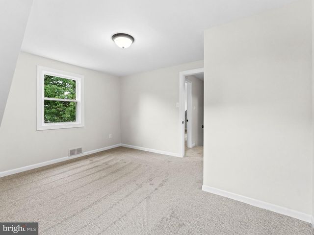 30 OAK LN, Lindenwold, NJ 08021