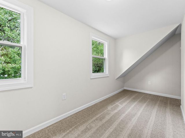 30 OAK LN, Lindenwold, NJ 08021
