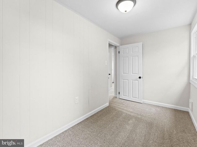 30 OAK LN, Lindenwold, NJ 08021