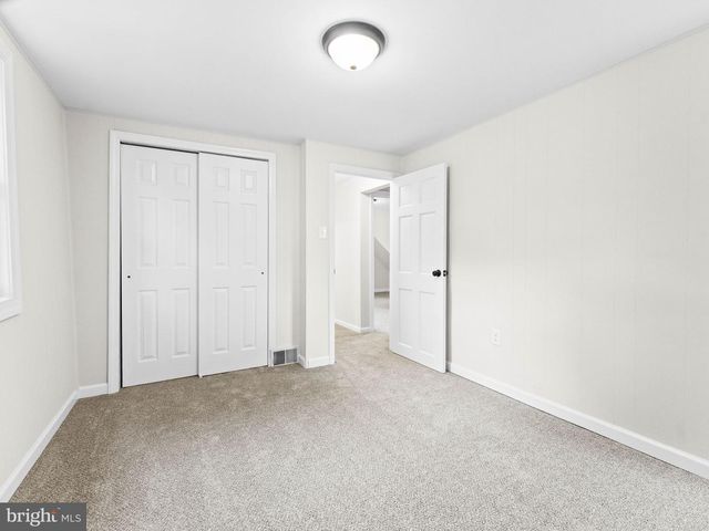 30 OAK LN, Lindenwold, NJ 08021