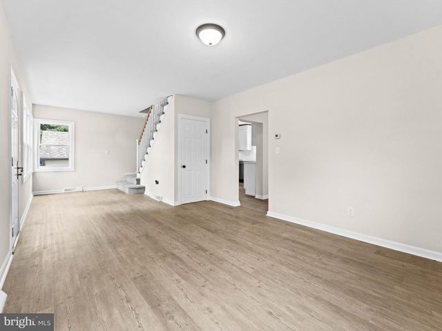 30 OAK LN, Lindenwold, NJ 08021