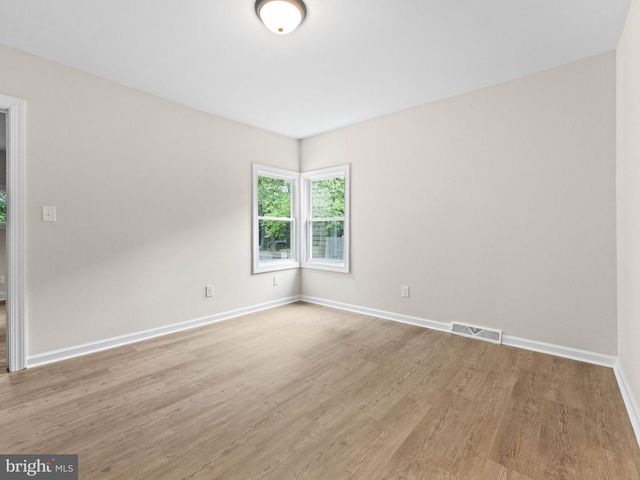 30 OAK LN, Lindenwold, NJ 08021