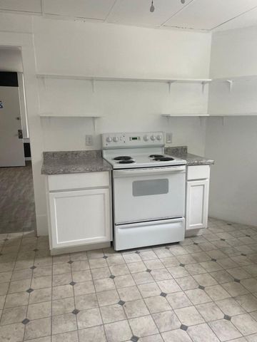 1465 N Grant Avenue, Springfield, MO 65802