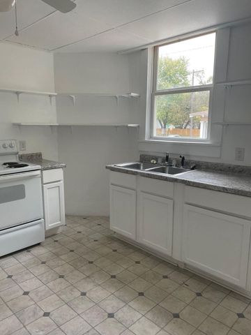 1465 N Grant Avenue, Springfield, MO 65802