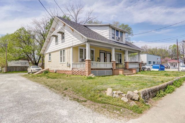 1465 N Grant Avenue, Springfield, MO 65802