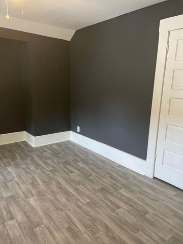 1465 N Grant Avenue, Springfield, MO 65802