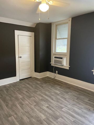 1465 N Grant Avenue, Springfield, MO 65802