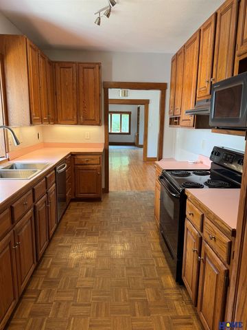 2726 Sewell Street, Lincoln, NE 68502