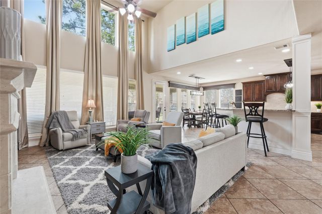 175 Wade Pointe Drive, Montgomery, TX 77316