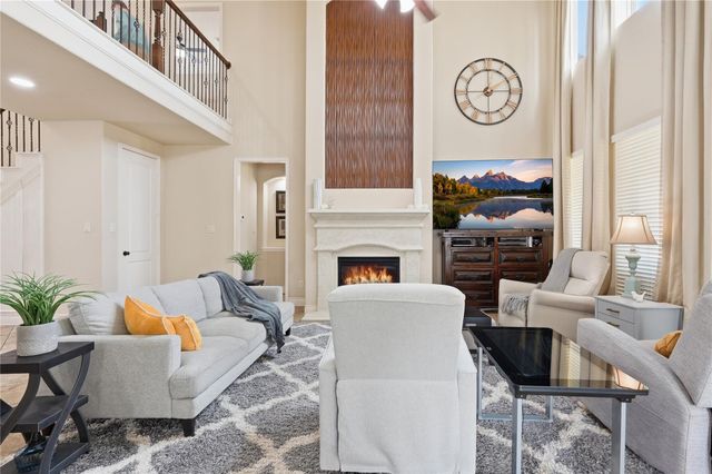 175 Wade Pointe Drive, Montgomery, TX 77316