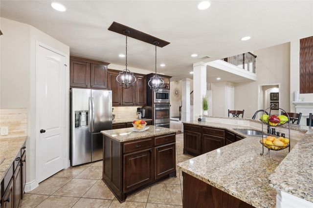 175 Wade Pointe Drive, Montgomery, TX 77316