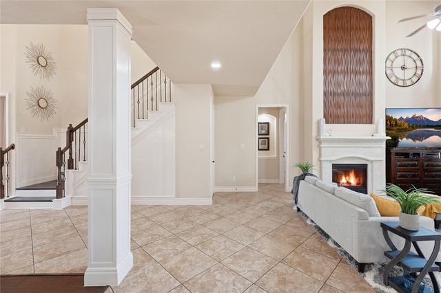 175 Wade Pointe Drive, Montgomery, TX 77316