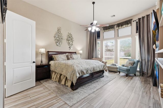 175 Wade Pointe Drive, Montgomery, TX 77316