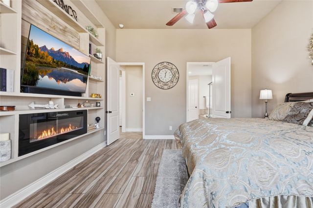 175 Wade Pointe Drive, Montgomery, TX 77316