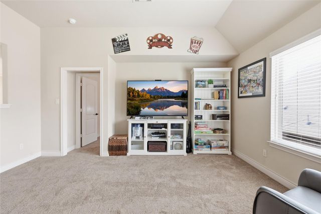 175 Wade Pointe Drive, Montgomery, TX 77316