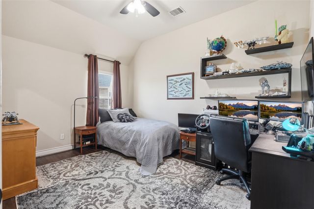 175 Wade Pointe Drive, Montgomery, TX 77316