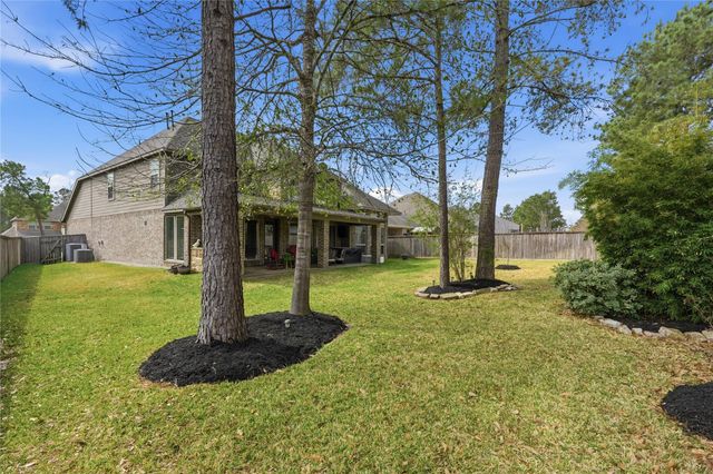175 Wade Pointe Drive, Montgomery, TX 77316