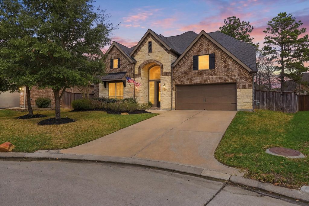 175 Wade Pointe Drive, Montgomery, TX 77316