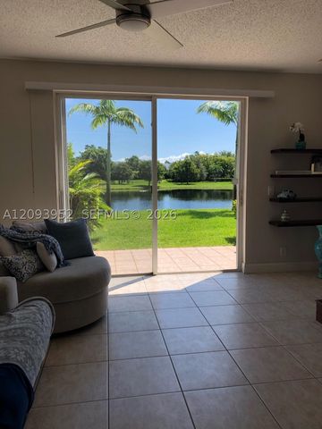 3684 San Simeon Cir, Weston, FL 33331