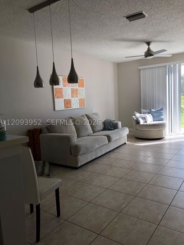 3684 San Simeon Cir, Weston, FL 33331