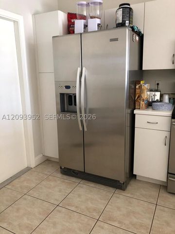 3684 San Simeon Cir, Weston, FL 33331