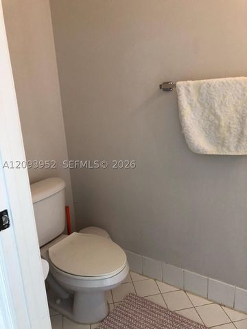 3684 San Simeon Cir, Weston, FL 33331