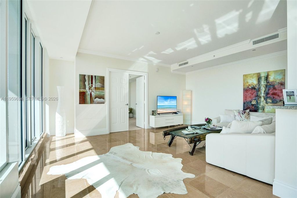 Image 12 of property listing at 1 N Fort Lauderdale Beach Blvd 1806, Fort Lauderdale, FL 33304