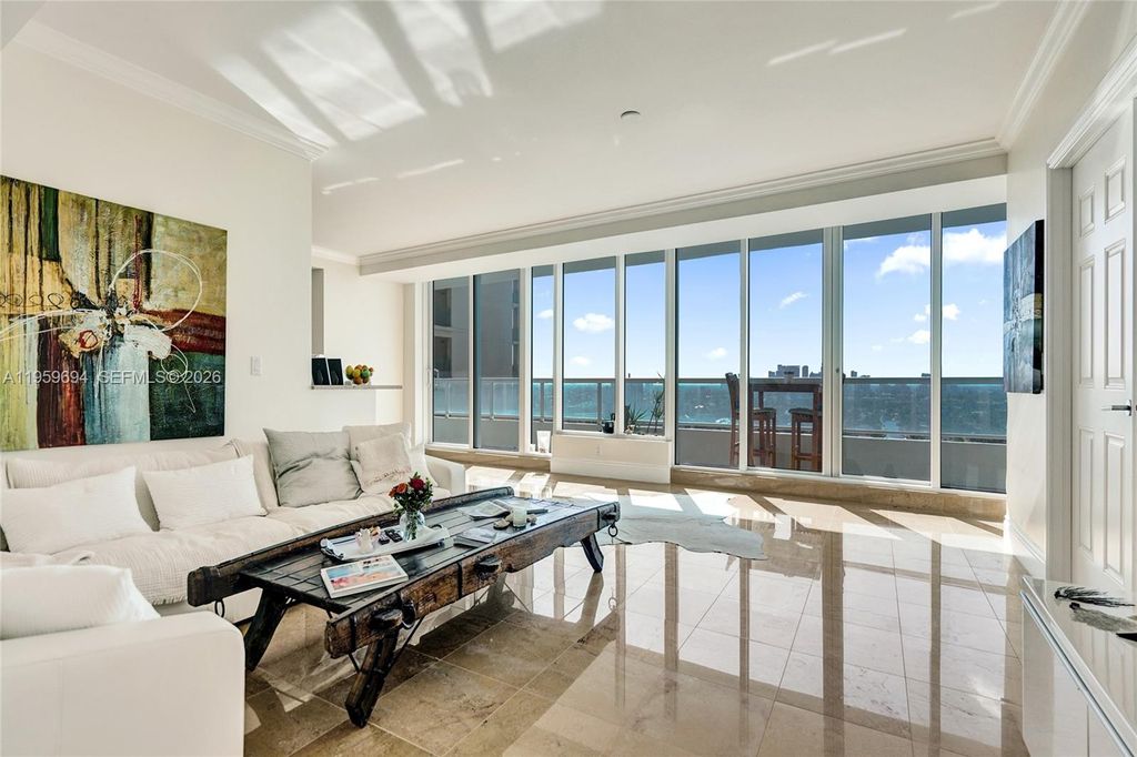Image 14 of property listing at 1 N Fort Lauderdale Beach Blvd 1806, Fort Lauderdale, FL 33304