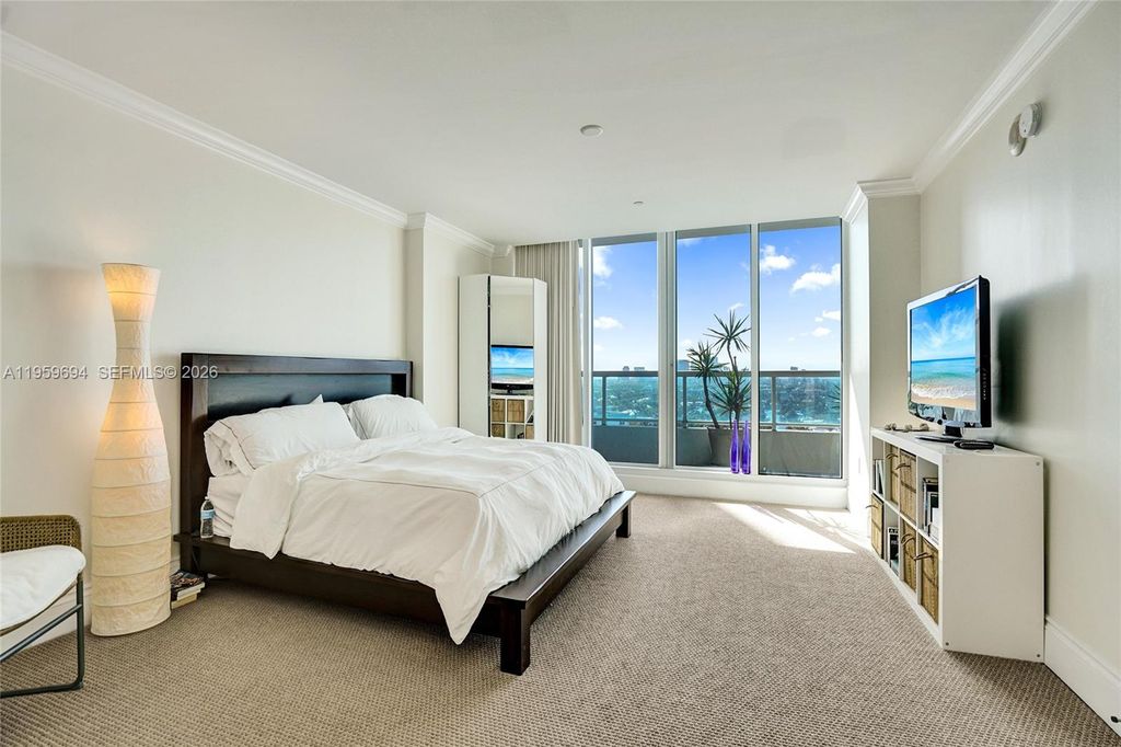 Image 15 of property listing at 1 N Fort Lauderdale Beach Blvd 1806, Fort Lauderdale, FL 33304