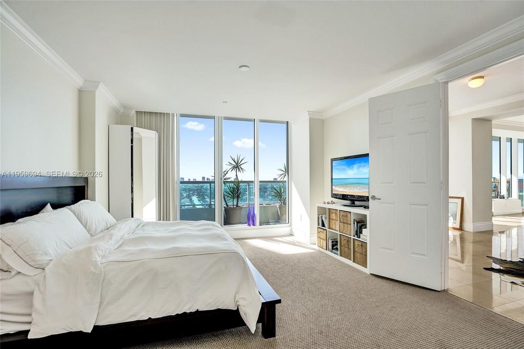 Image 17 of property listing at 1 N Fort Lauderdale Beach Blvd 1806, Fort Lauderdale, FL 33304