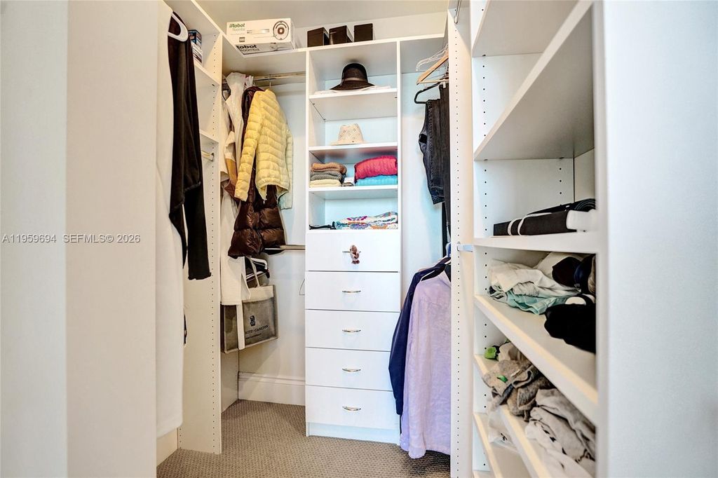 Image 18 of property listing at 1 N Fort Lauderdale Beach Blvd 1806, Fort Lauderdale, FL 33304