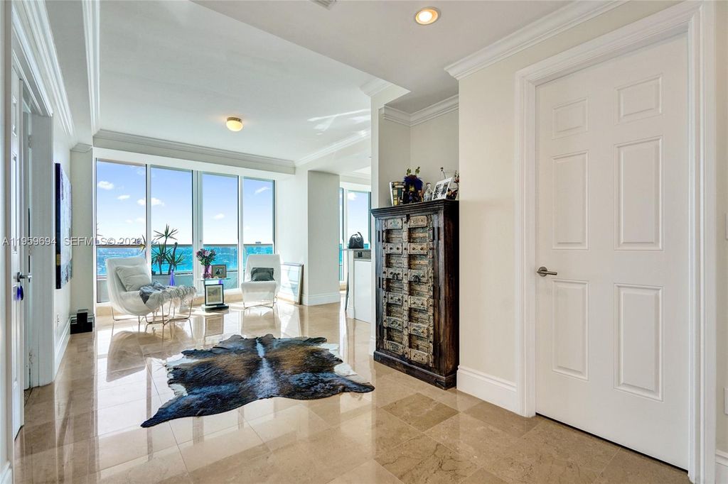 Image 6 of property listing at 1 N Fort Lauderdale Beach Blvd 1806, Fort Lauderdale, FL 33304